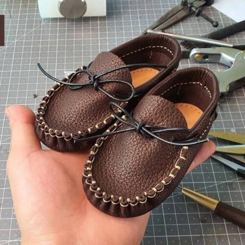 Выкройка детская обувь из кожи для маленьких детей