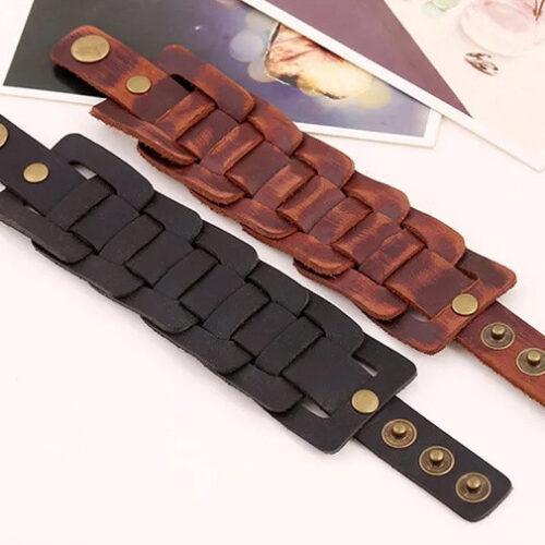 Кожаный браслет на руку